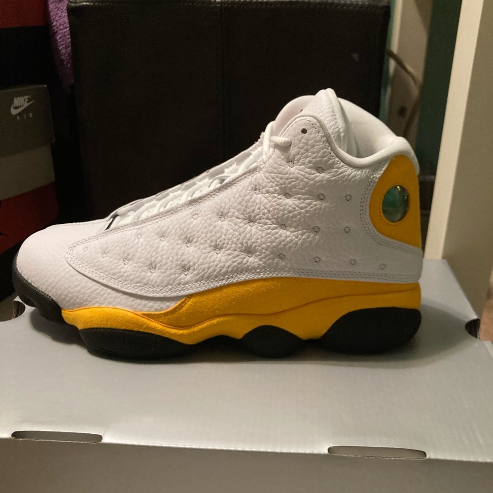 Jordan 13 - Picture 2 of 3